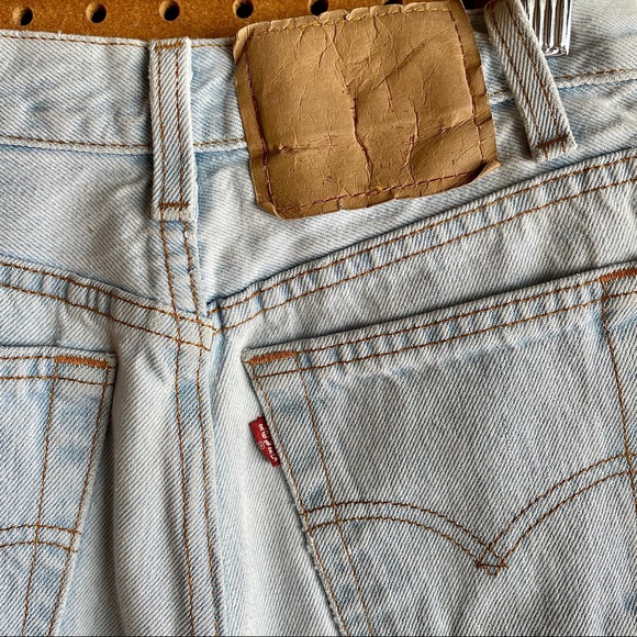 VINTAGE HIGH WAISTED LEVI’S DENIM JEANS - Picture 4 of 4